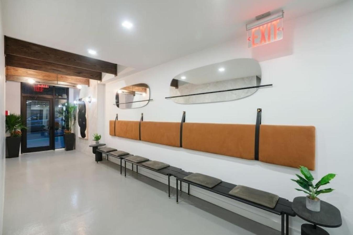 Studio W Charming Juliet Balcony In Upper East Apartamento