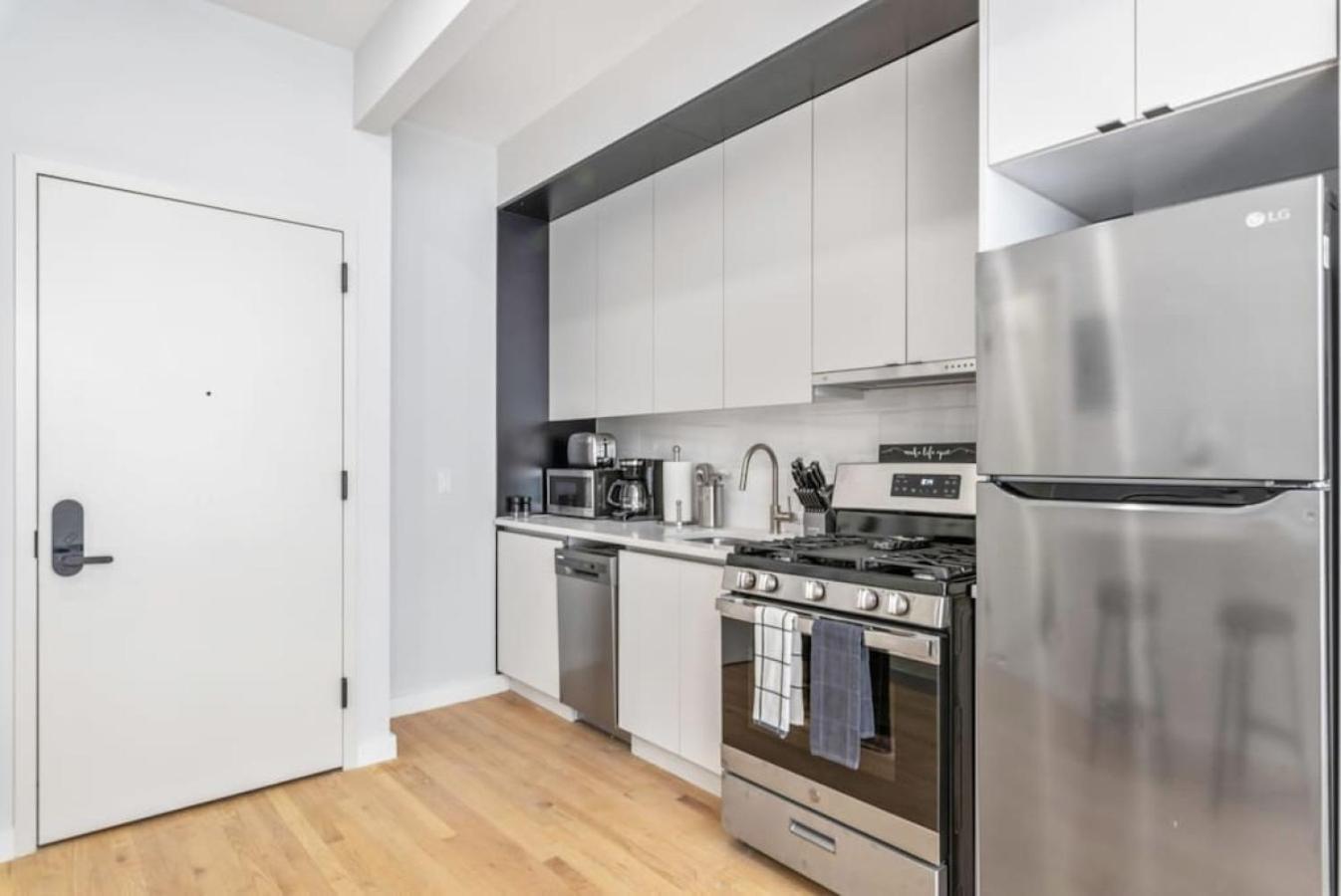 Studio W Charming Juliet Balcony In Upper East * Nova York